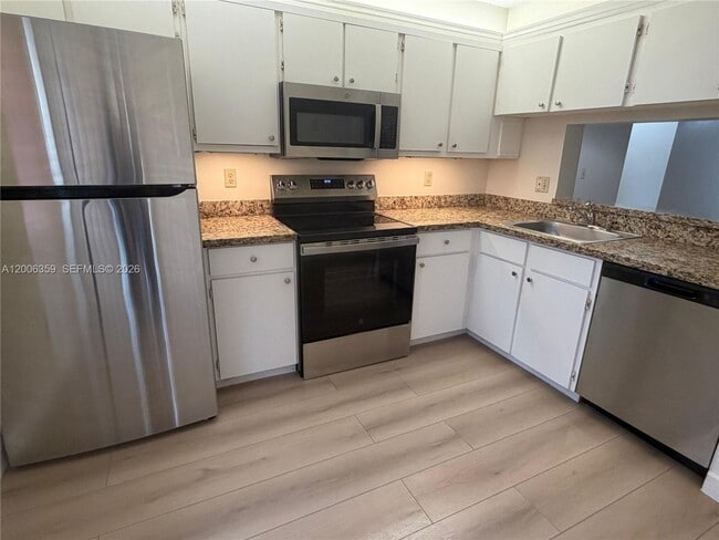 Building Photo - 1201 N Liberty Ave Unit 1201H