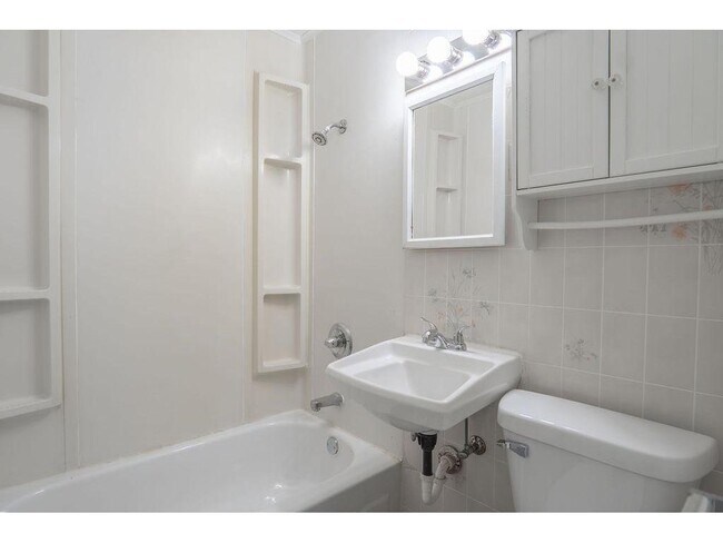 Photo - 1132 Farrington St