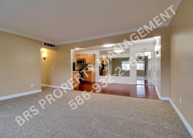 Photo - Upper end-unit condo in desirable Rochester Hills