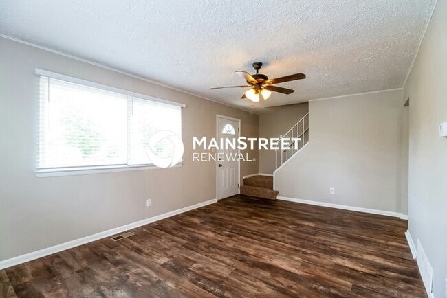Photo - 4 Bedroom Pet-Friendly Home in Columbus, OH with Main Street Renewal