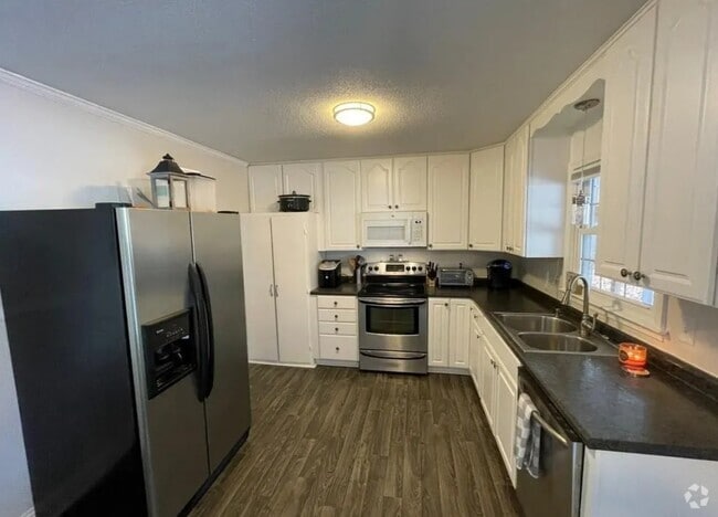 Building Photo - 132 SE 33rd St Rental