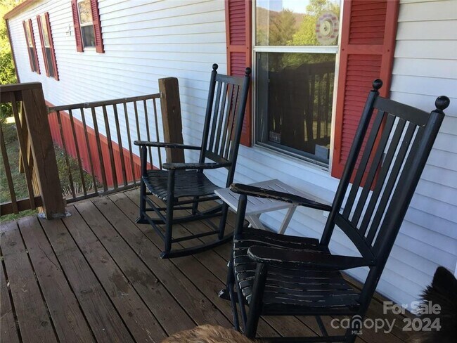 Photo - 135 Fowler Ln