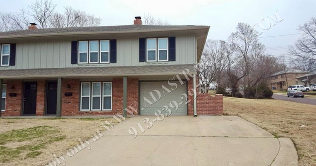 Remodeled 3 Bed 1 Bath Duplex in Overland ... - Remodeled 3 Bed 1 Bath Duplex in Overland ... House