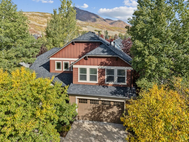 Photo - 541 Craftsman Way