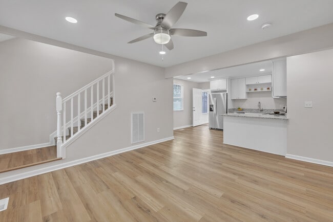 Building Photo - 8 E Preston St