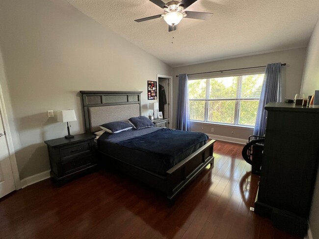 Charming 3-Bedroom Townhome Near St. Johns... - Charming 3-Bedroom Townhome Near St. Johns...