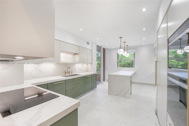 Building Photo - 737 Crandon Blvd Unit 301