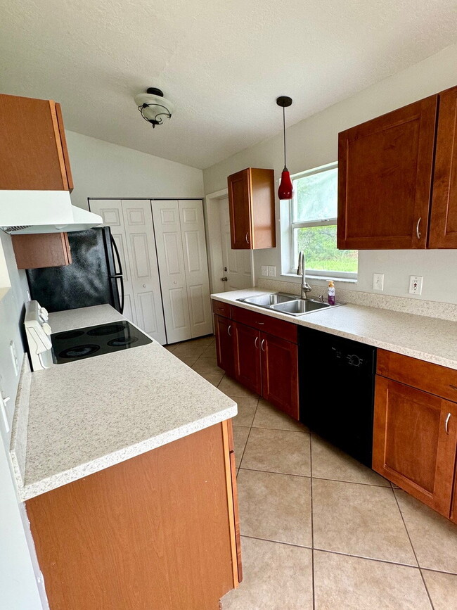 Photo - 26 Rybar Ln
