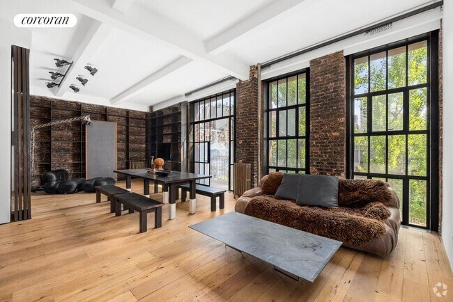 Building Photo - 12 E 12th St Rental