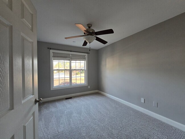 Photo - 641 Orchard Falls Dr