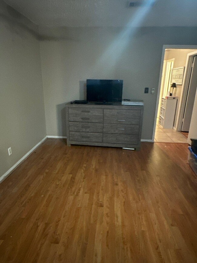 Photo - 5222 Valleyview Dr