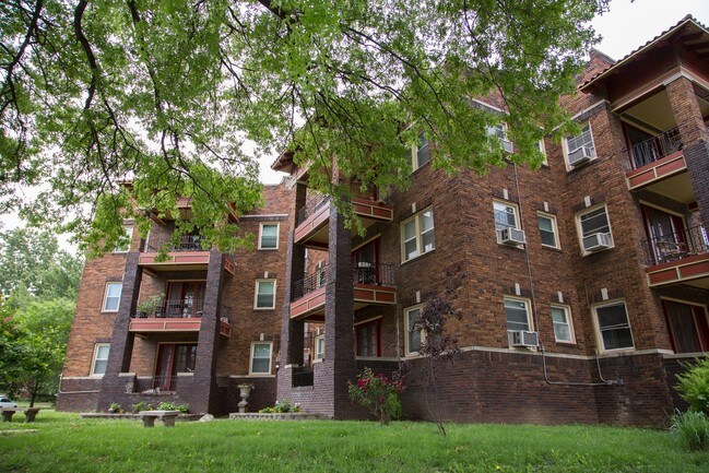 Photo - Charlotte Manor