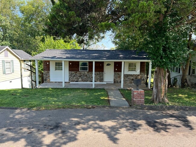 Photo - 828 W Scott Ave