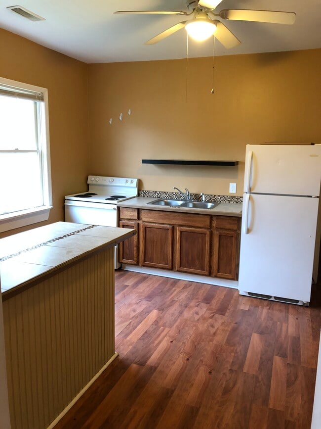 Davis Duplex-S Main St