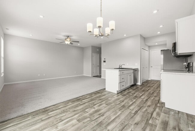 Photo - 3591 Canal Square Dr