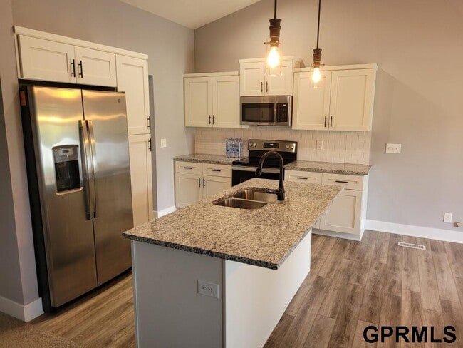 Photo - 3031 Lakeside Dr