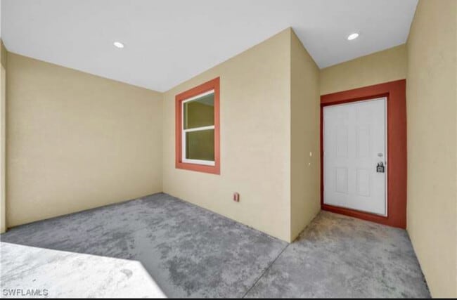 Photo - 2118 Zaharihas Dr