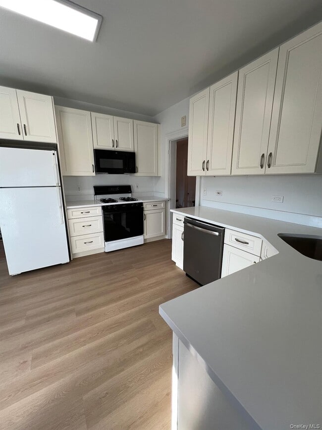 Photo - 11 Maurice Ave Unit 3