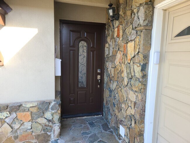 Photo - 851 Taft Ave