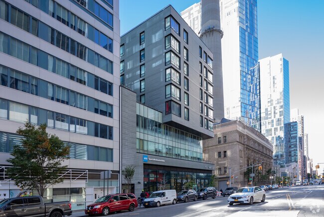 Photo - FRANK 57 WEST