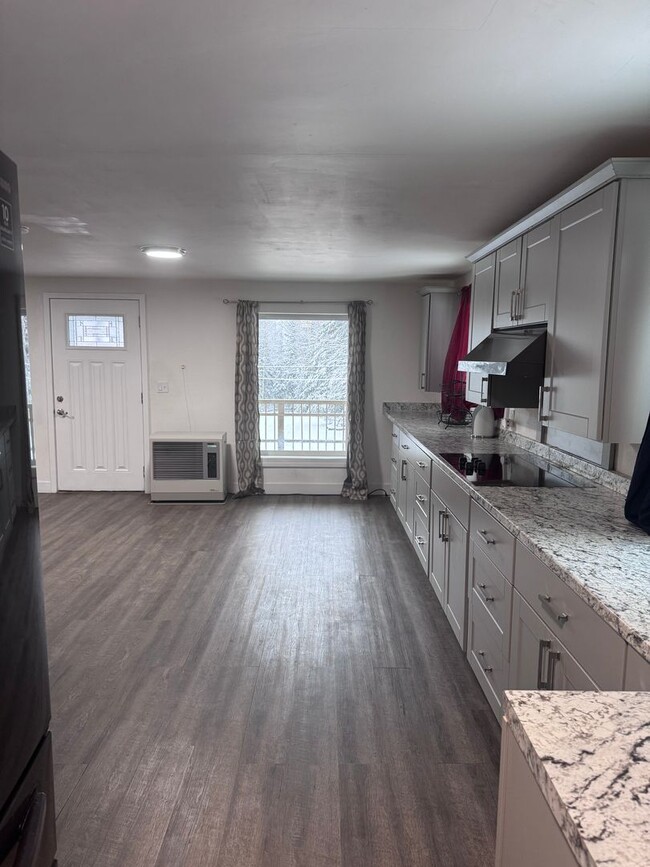 Photo - Beautiful 2 Bedroom, 1 Bath, 3 Car Garage ...