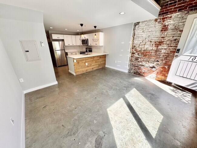 Photo - 2712 E Leigh St