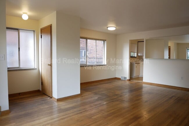 Photo - 708 N 80th St