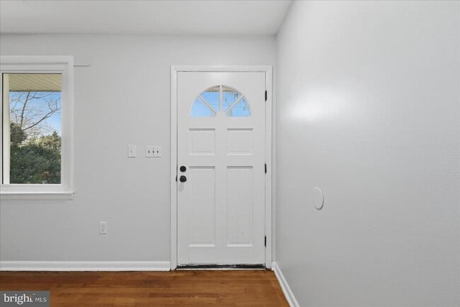 Photo - 210 Stafford Dr