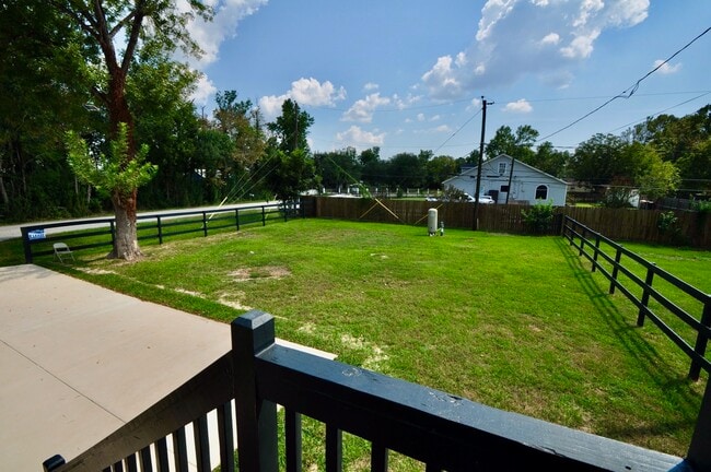 Building Photo - 111 Big Deer Dr
