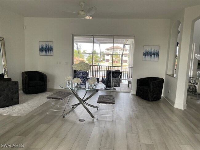 225 Egret Ave