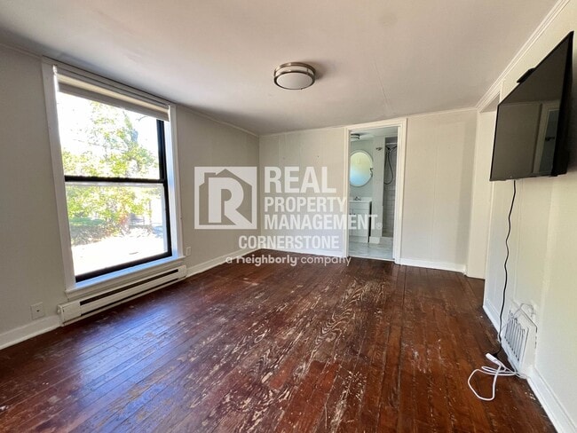 Photo - 2423 Parkview Ave Unit B
