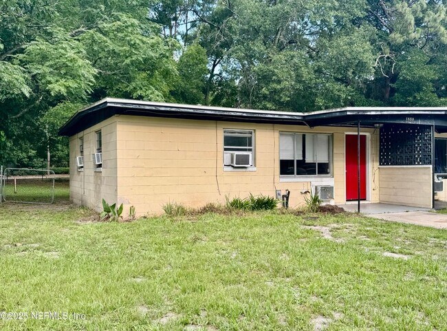 1859 Doyon Ct