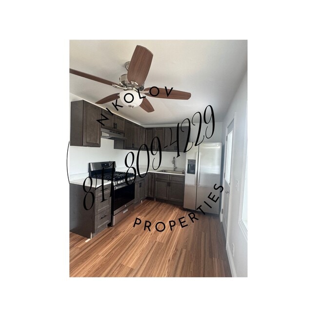 Photo - 220 Healy Ave