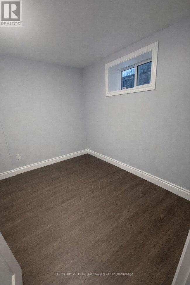 Photo - 638 Tennent Ave