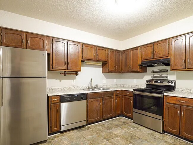 Photo - 2116 Greenoaks Rd