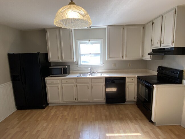 Photo - 1735 Thomas Rd