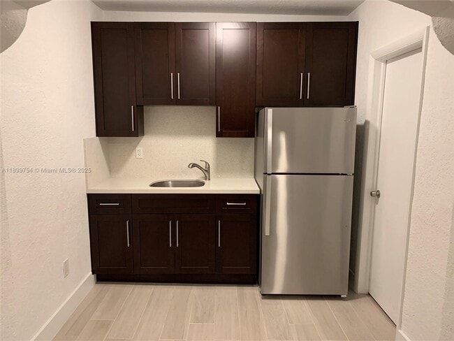 Photo - 712 SW 56th Ave Unidad 3