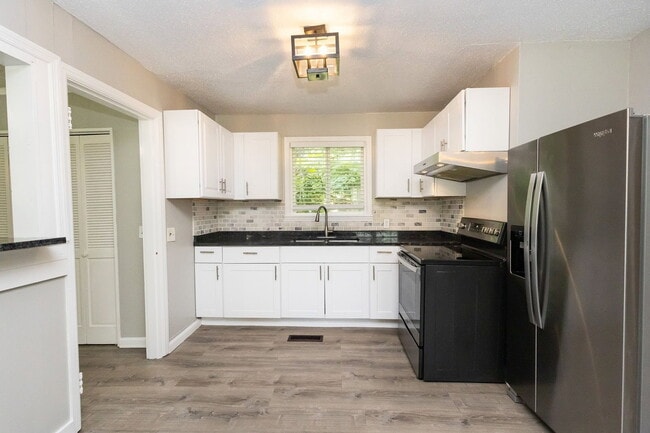 Photo - 1635 Dogwood Dr