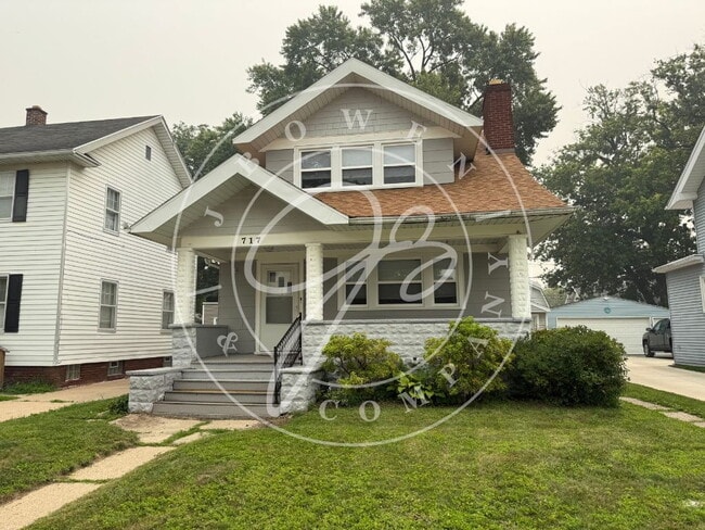 Building Photo - "Charming 3-Bed Home with 2 Full Baths - Spacious Living in South Toledo!"