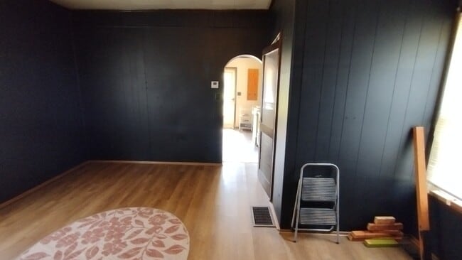 Photo - 226 Beaver Ave NE