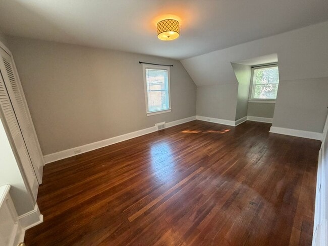 208 Woodland Dr