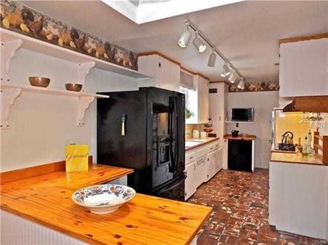 Photo - 680 N Cambridge St