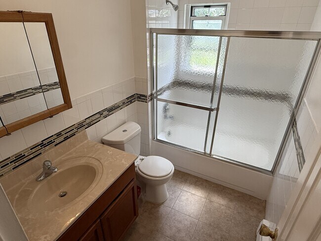 Photo - Continental Gardens