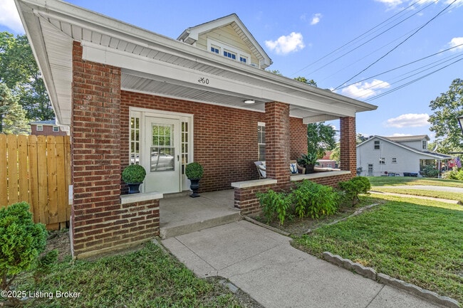 Photo - 260 Thompson Ave