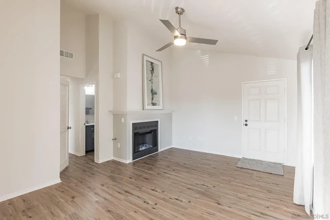 Living room - 4576 Hawley Blvd Unit 4