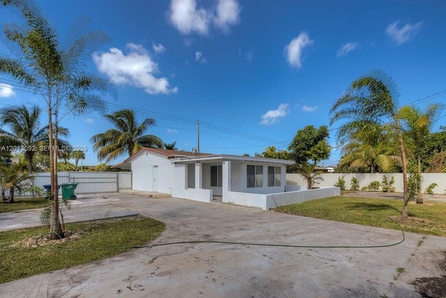 Photo - 160 NW 199th St
