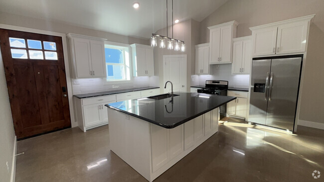 Building Photo - 12542 Vinson Cir Unit 12542 Rental