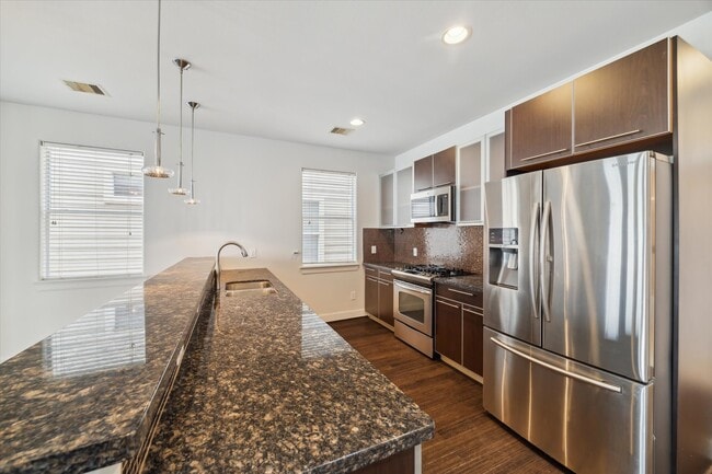 Photo - 3041 Clinton Dr