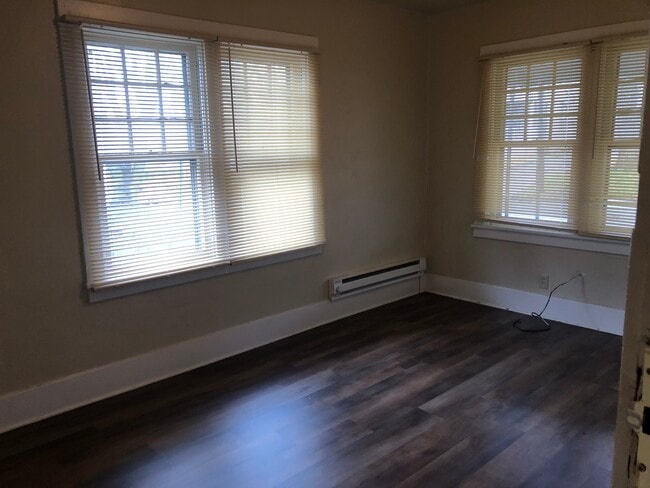 Photo - 325 NE Spaulding St