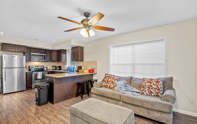 Photo - 127 Birdseye View Dr Unidad B